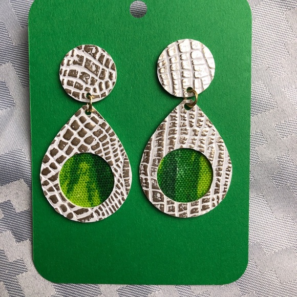 Earrings, Preppy Kelly Green NWT Faux Leather - Picture 4 of 5